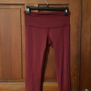 Lululemon leggings wunder under red